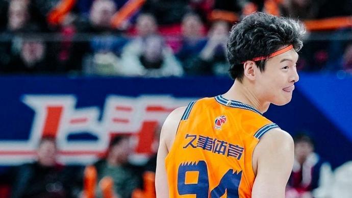 开云-王哲林的32岁生日愿望：希望有一天，我们可以站上那个领奖台